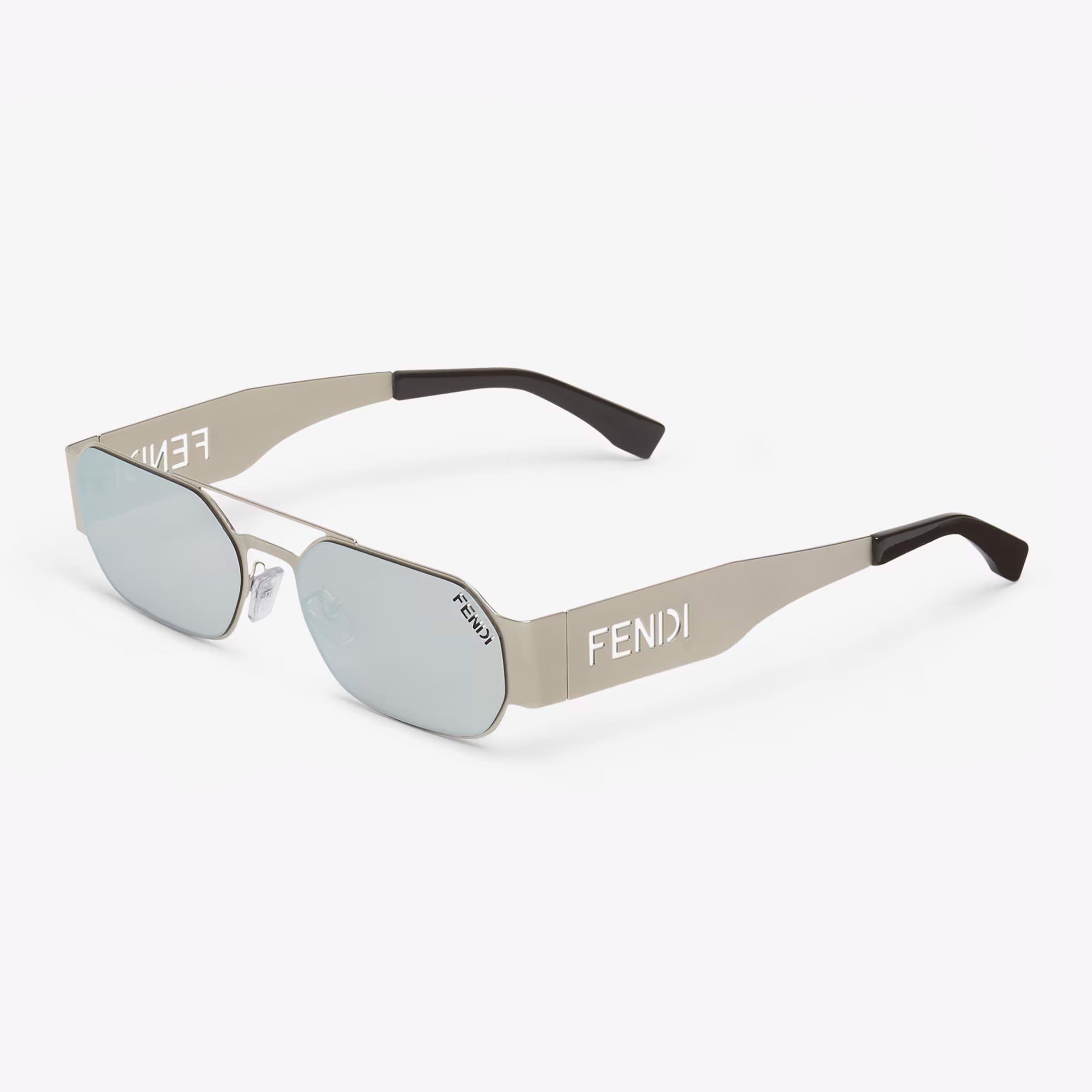 Fendi Cut Out FE 40153U