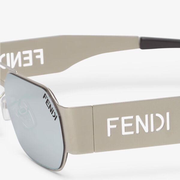 Fendi Cut Out FE 40153U